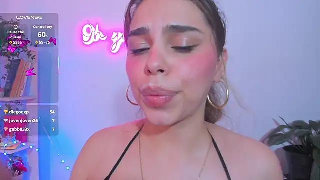 crisbell_lopez's Live XXX Chat