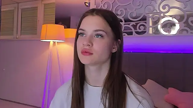 luisaclover - LuisaClover's free webcam - UK Sex Cams