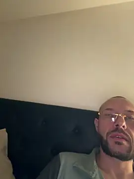 guitccch (Ask my age) - Je vous laisse choisir