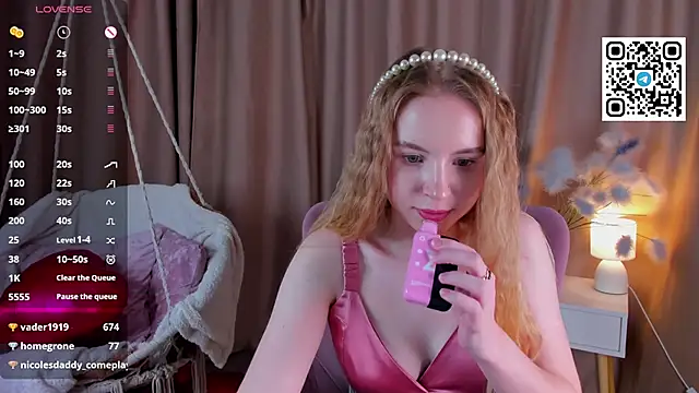 linda__bloom (F teen) - lower the two straps of the top