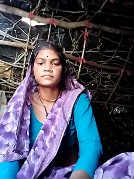 Webcam Model (Jooli_cuty)  is live.Free join now!