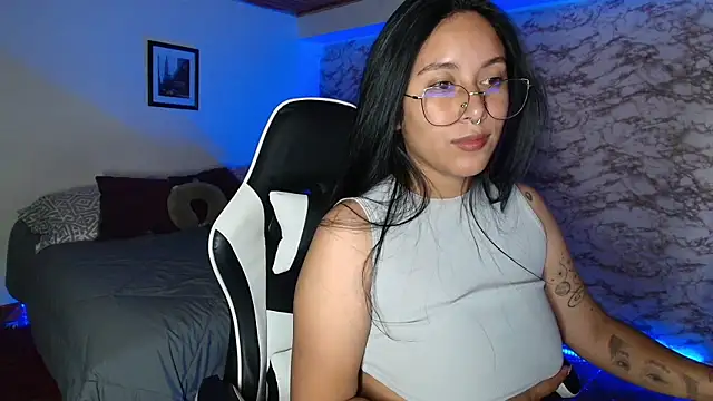 camila_iroose - Camila_IRoose's free webcam