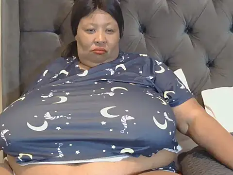 nancy111 (F milf) - make me drip and squirt on my toy