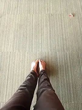 avinh_09 - Avinh_09's free webcam - UK Sex Cams