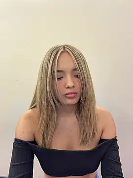 Webcam Model (Irina_Grant)  is live.Free join now!