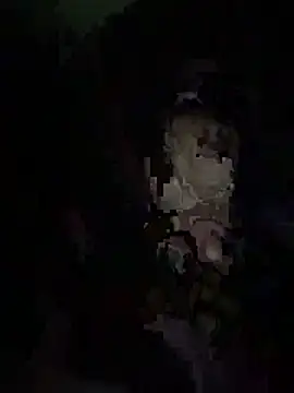 Webcam Model (Lilbeezie81)  is live.Free join now!