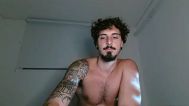 milkoffe live sex cam