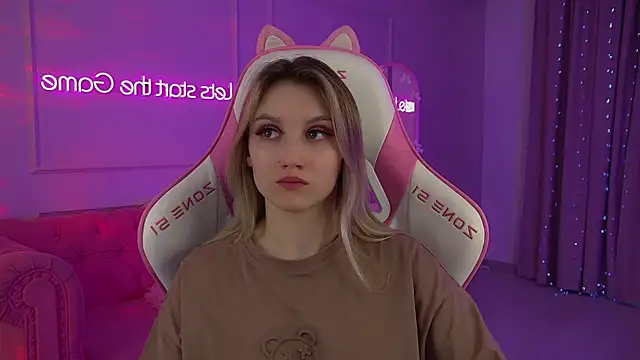 StacyEvances' Live XXX Chat