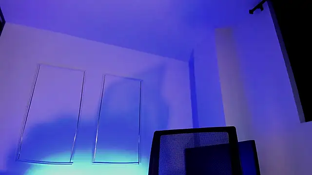 meganwhite3 (F young) - show tits