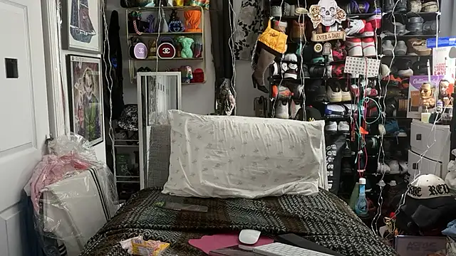 lovetatts64 (M grandpa) - to have fans enjoy me