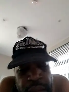 alfiebrown007 (Ask my age) - date cam 2 cam