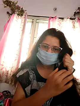 Webcam Model (thanusi_2) is live