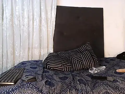 minniebee101 (F teen) - pussy upcclose