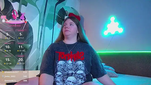 rubyvalen (F young) - Control Lush 5 mins + 2 hot photos