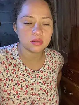 Webcam Model (Jannieth)  is live.Free join now!