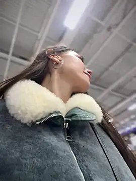 Emma_Catt from StripChat is Freechat