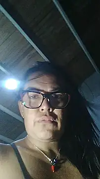 Webcam Model (Xoticxenax) is live