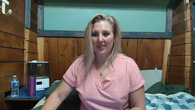 lisaxlovexxx - Lisaxlovexxx's free webcam - UK Sex Cams