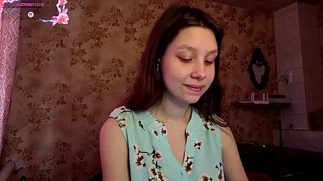 qutiedasweet (F teen) - It's sexy to play with clothes