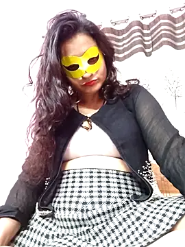 Webcam Model (Gullapi)  is live.Free join now!