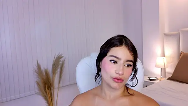 saskia_litt (F young) - Wanna play with a nughty girl?