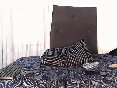 minniebee101 (F teen) - pussy upcclose