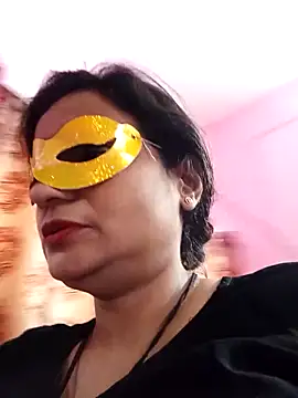 Webcam Model (Gullapi)  is live.Free join now!