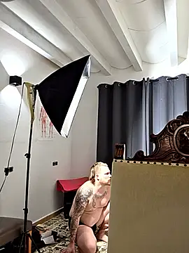 kylie_blck (F young) - Pussyfingering+zoom+1SurpriseVideo