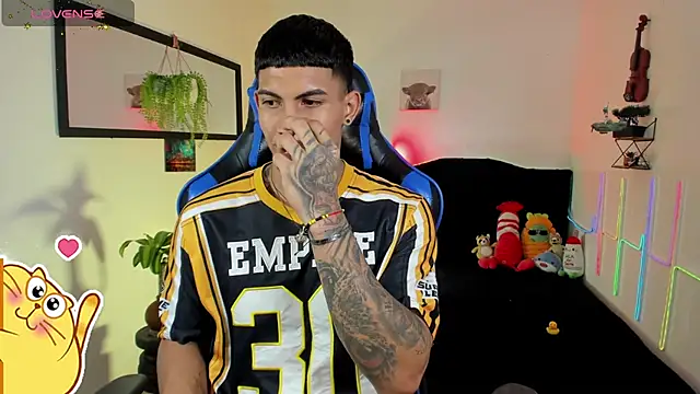 damian_latinxxx (M young) - 🎯🏈how nice I want to see your cock 🏈