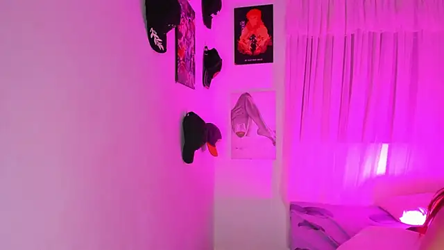 Rihanna_hotx's room