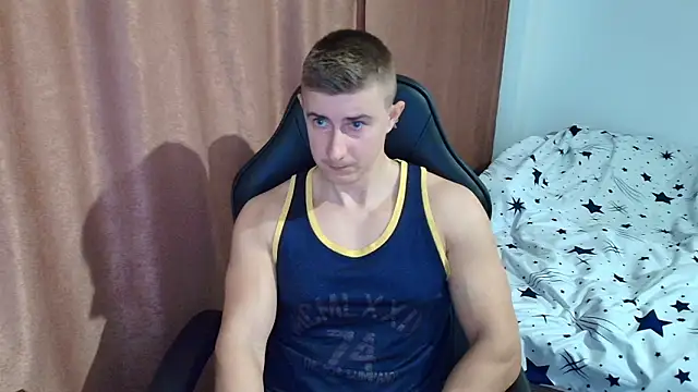 todmuscle9 (M young) - Cum show at goal