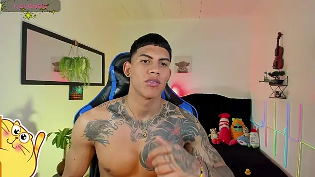 damian_latinxxx (M young) - 🎯🏈.shirtless my boy 🏈