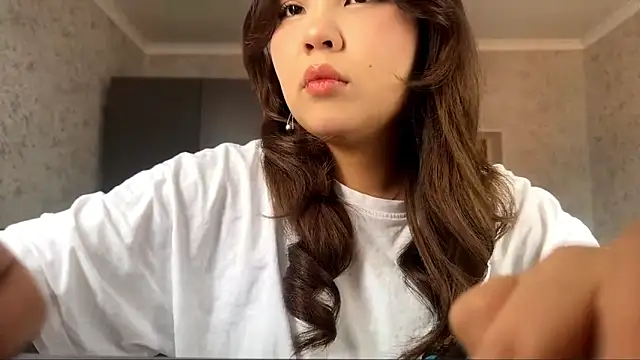 regenalandauer (F teen) - Show breasts