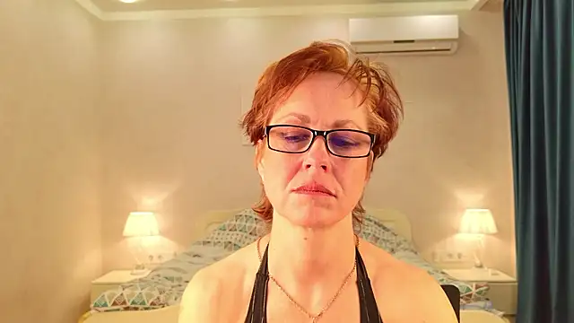 lioraweiss (F milf) - sexy lingerie