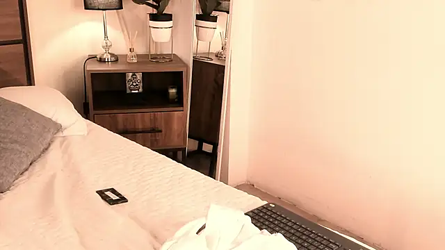 angel_eros_ (M young) - 1 finger in ass