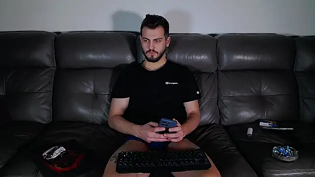 crazydom1 - CrazyDom1's free webcam - UK Sex Cams