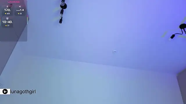 iamluna2006 (F teen) - boobs reveal and jiggle