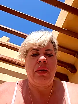 milkysky (F milf) - На кофемашину