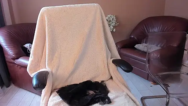 KaylaLaine live sex cam