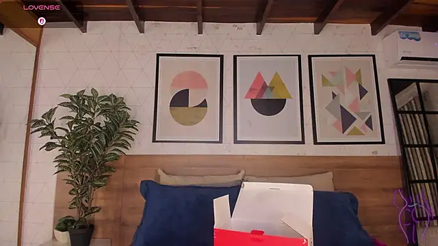 miakay1 (F teen) - Spread my legs, touch me with ur fingers