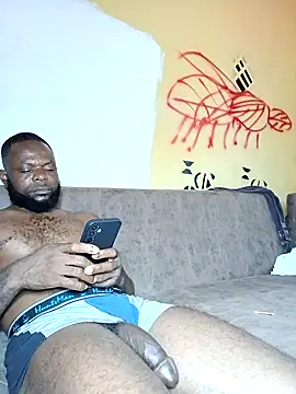 bigblackbangerkay (Ask my age) - Show me love,  let's have more fun