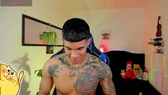 damian_latinxxx (M young) - 🎯🏈.shirtless my boy 🏈