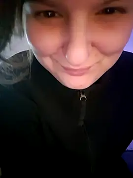 Sweettinydiamond from StripChat is Freechat