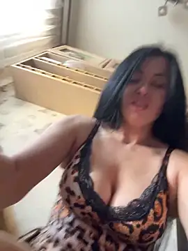 CrazzyChicks live sex cam