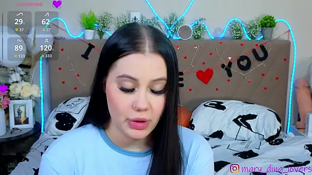 Mary_Dina webcam
