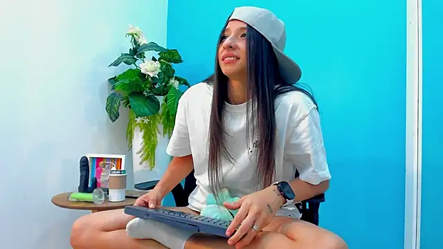 viictoriiasaenz - ViictoriiaSaenz's free webcam - UK Sex Cams