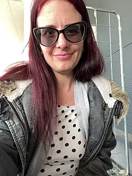 natakitten (F milf) - Show &Rub tits in public, LT🎥