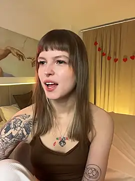 lisa_blossom (F young) - 💥Ass spank💥