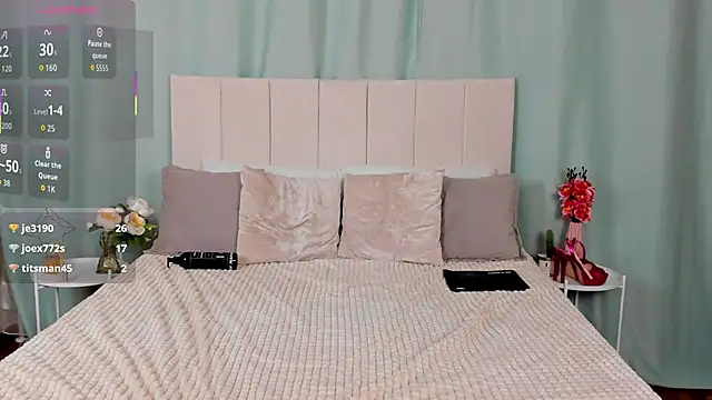 amelliaclark (F teen) - suck dildo