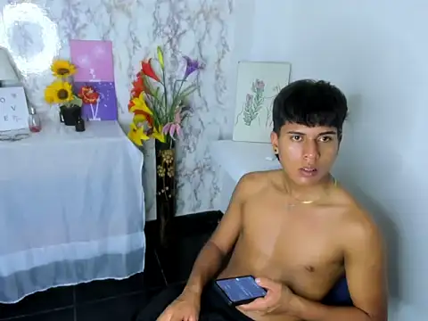 valentino_lane (M twink) - show cum + show ass